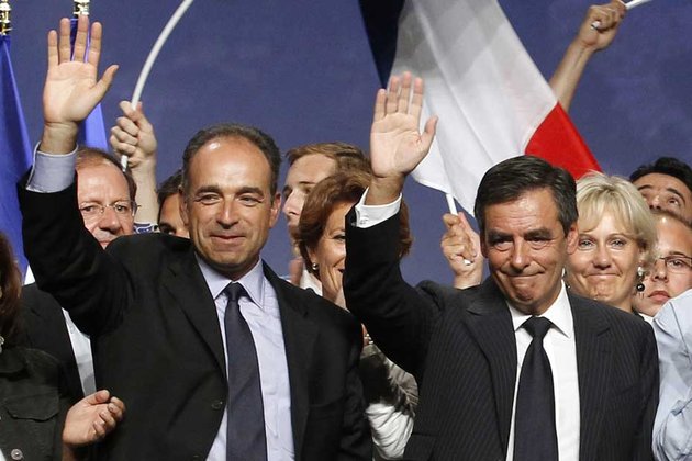 Echec de la médiation Juppé à l'UMP, Fillon va en justice