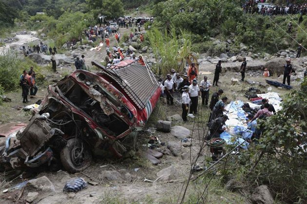 Des dizaines de morts dans un accident d'autocar au Guatemala
