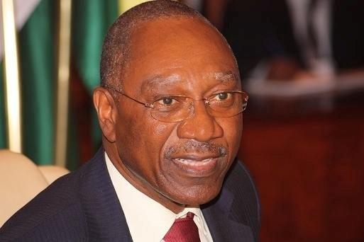 le gouverneur Dacoury-Tabley Henri molesté et humilié par les Hommes de Ouattara à son QG ( Vidéo Disponible sur Khadhor’ Média )